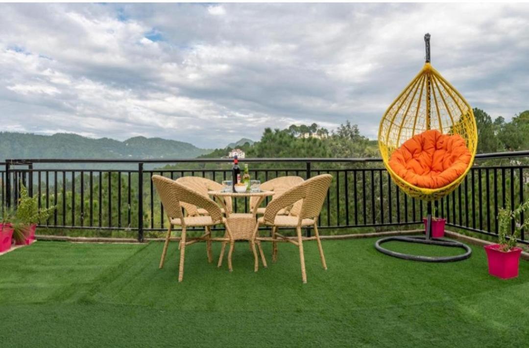 Mystic Forest View Kasauli I Serviced Villa I Best Seller I Vacations I Family Events I Open Air Lawn I Sky Bonfire I Kasauli By Exotic Stays Exterior photo